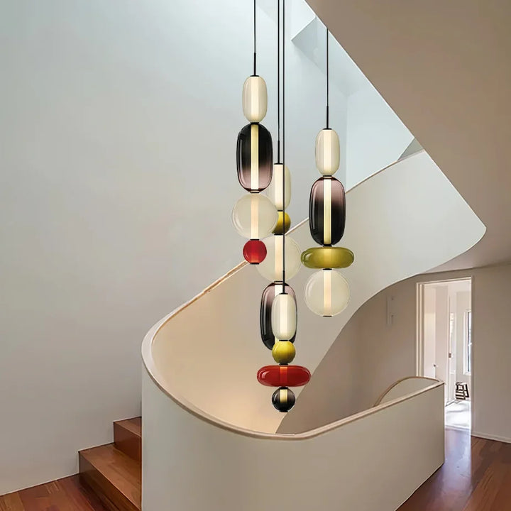 Lampa wisząca LED z rzeźbiarskimi elementami szklanymi