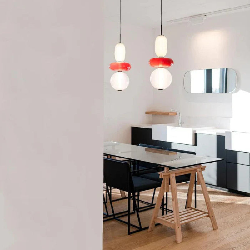 Lampa wisząca LED z rzeźbiarskimi elementami szklanymi