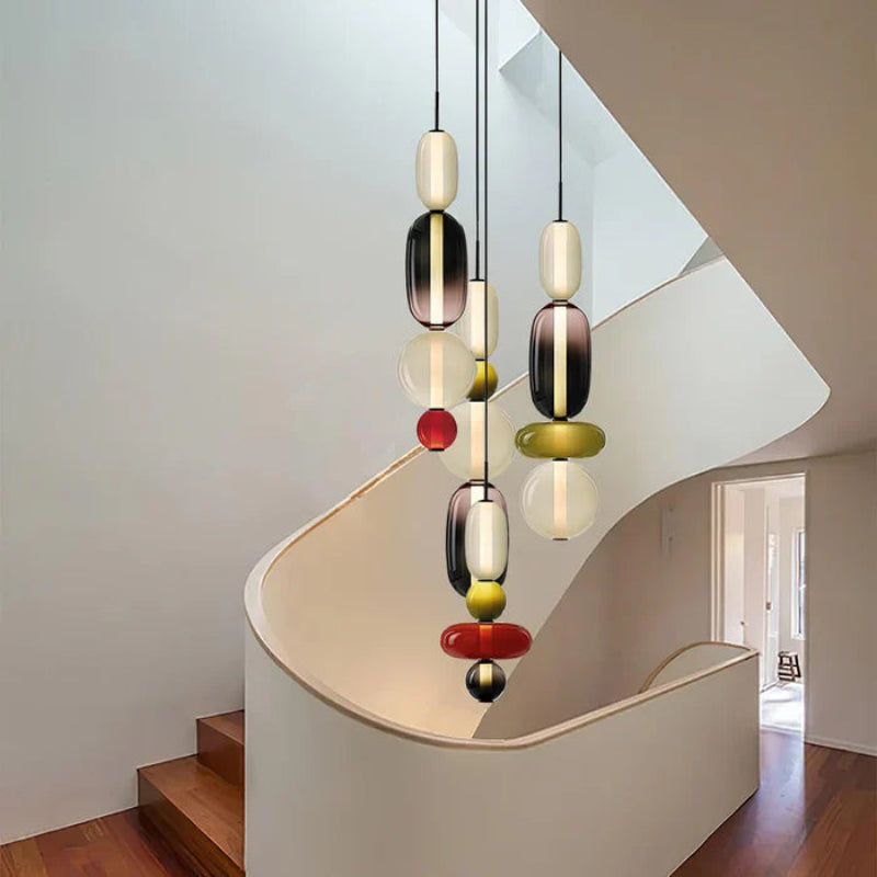 Lampa wisząca LED z rzeźbiarskimi elementami szklanymi