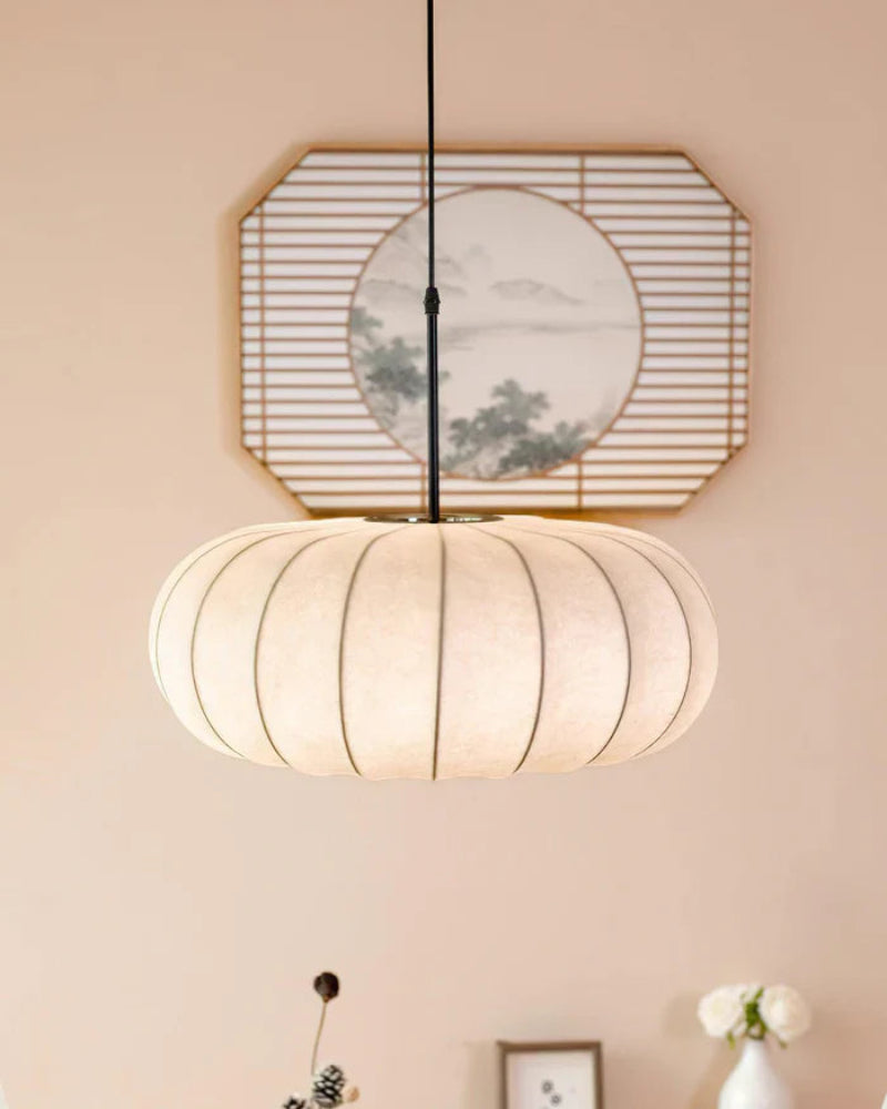 Lampa wisząca LED z segmentowanym panelem materiałowym i owalnym kloszem typu kokon