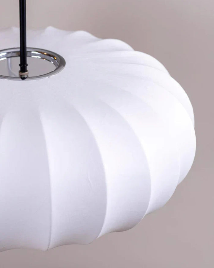 Lampa wisząca LED z segmentowanym panelem materiałowym i owalnym kloszem typu kokon