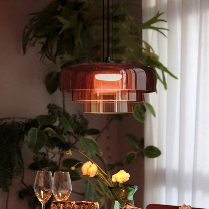 Lampa wisząca LED z szerokim płytkim szklanym kloszem i centralnym dyfuzorem LED