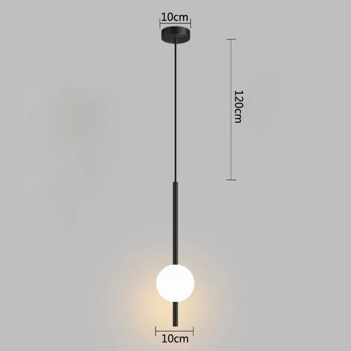 Lampa wisząca LED ze szklaną kulą na złotym trzonie rurowym