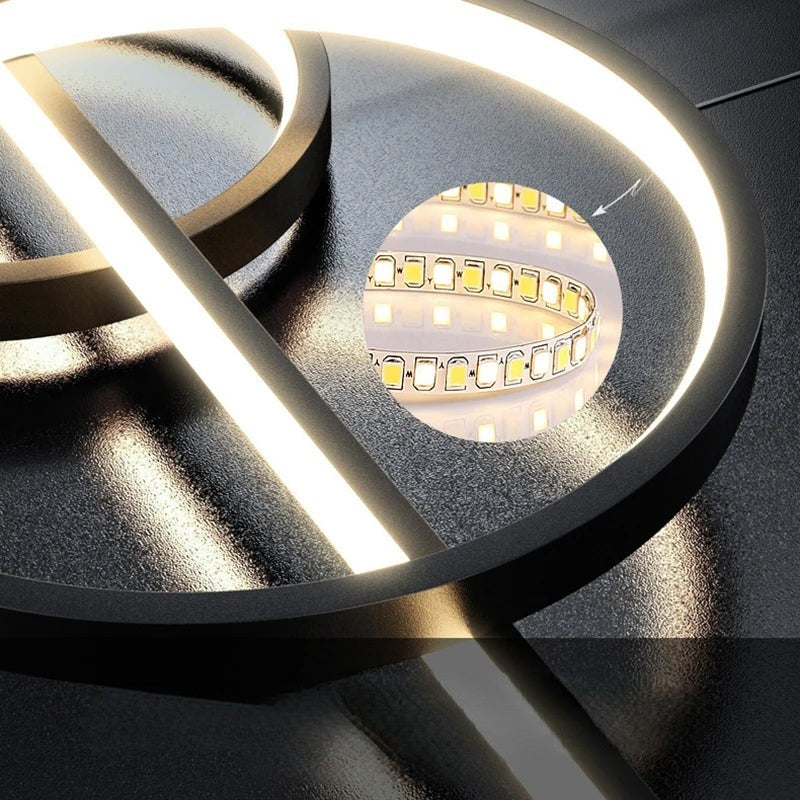 Lampa wisząca liniowa LED z poziomym paskiem przeplatanymi pierścieniami i cylindrycznymi reflektorkami