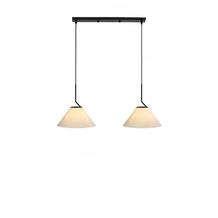 Lampa wisząca na pasku z plisowanymi kloszami