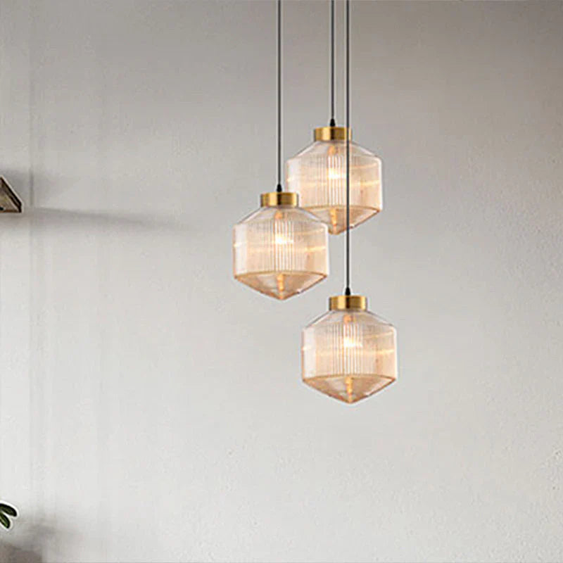 Lampa wisząca szklana z żebrowanym kloszem