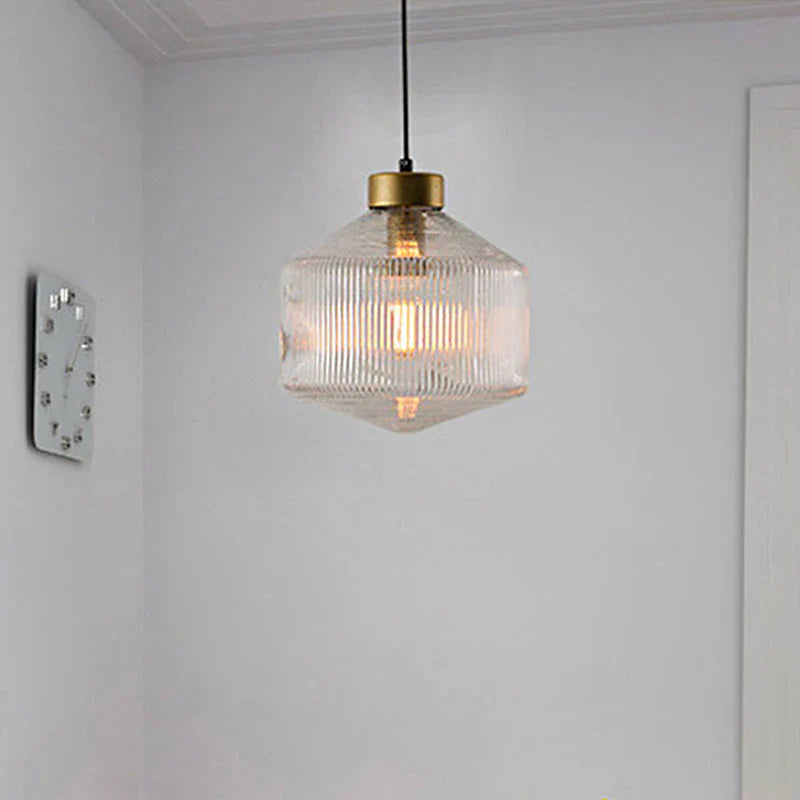Lampa wisząca szklana z żebrowanym kloszem