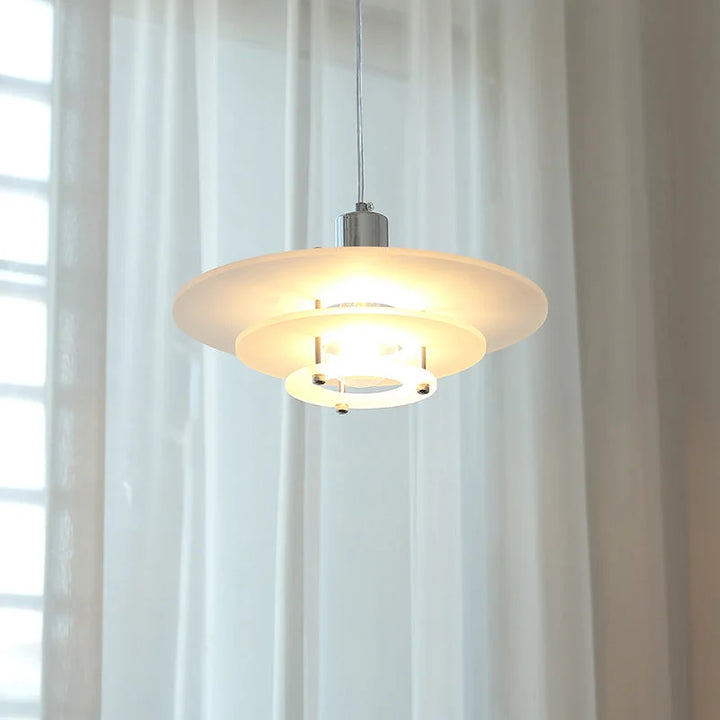 Lampa wisząca w kształcie dysku z pierścieniami akrylowymi