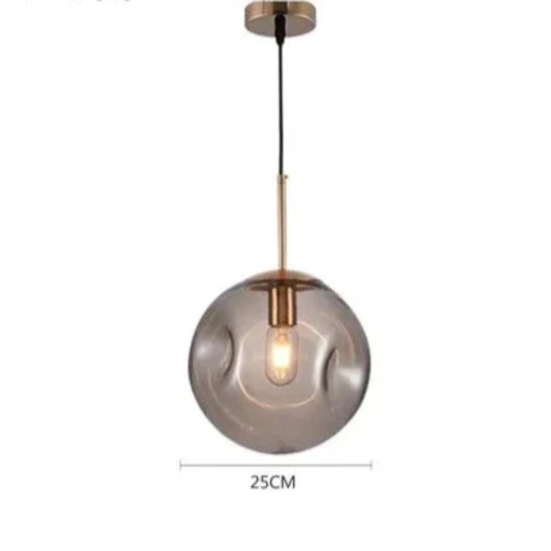 Lampa wisząca w kształcie szklanej kuli z nieregularnie teksturowanym kloszem i żarówką Edisona