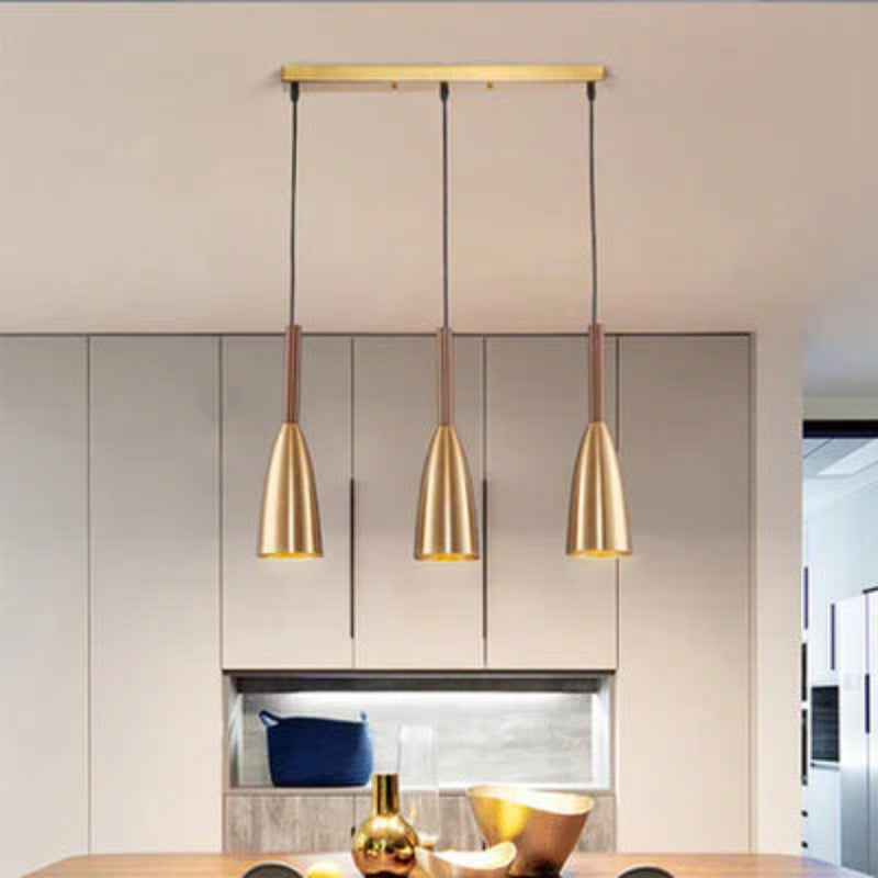 Lampa wisząca z cienkimi kloszami na pasku