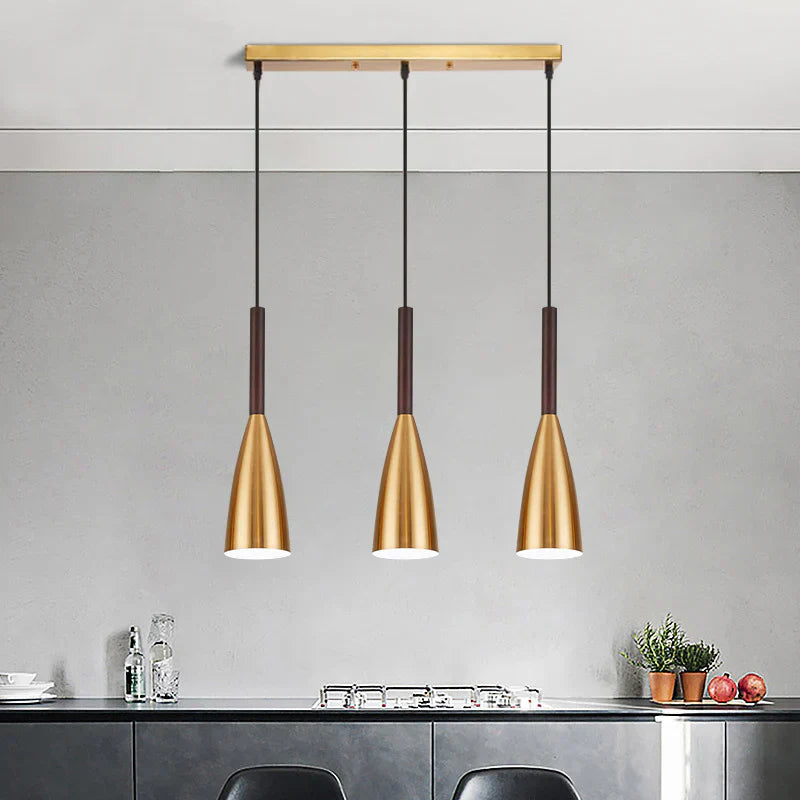 Lampa wisząca z cienkimi kloszami na pasku