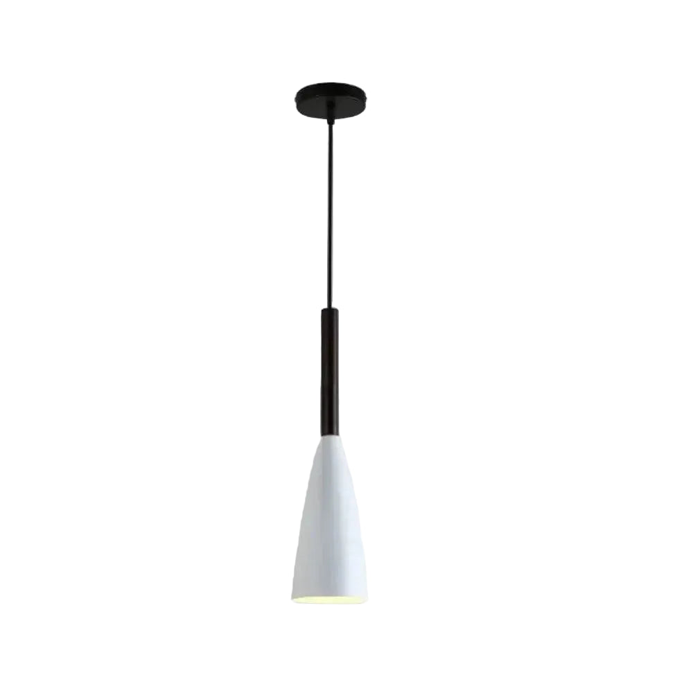 Lampa wisząca z cienkimi kloszami na pasku