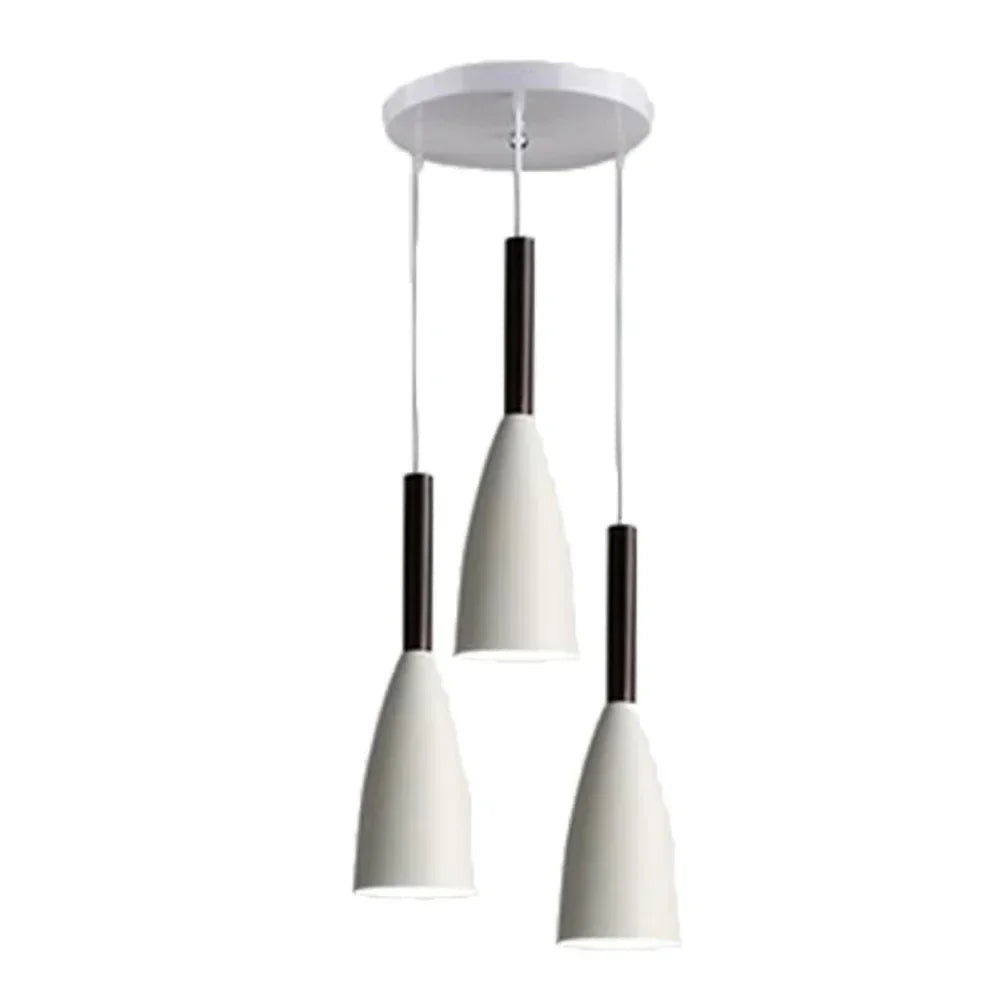 Lampa wisząca z cienkimi kloszami na pasku