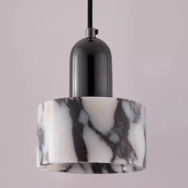 Lampa wisząca z cylindrycznym kloszem marmurowym