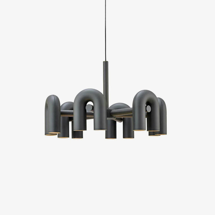 Lampa wisząca z cylindrycznymi punktami świetlnymi na łukowatych ramionach