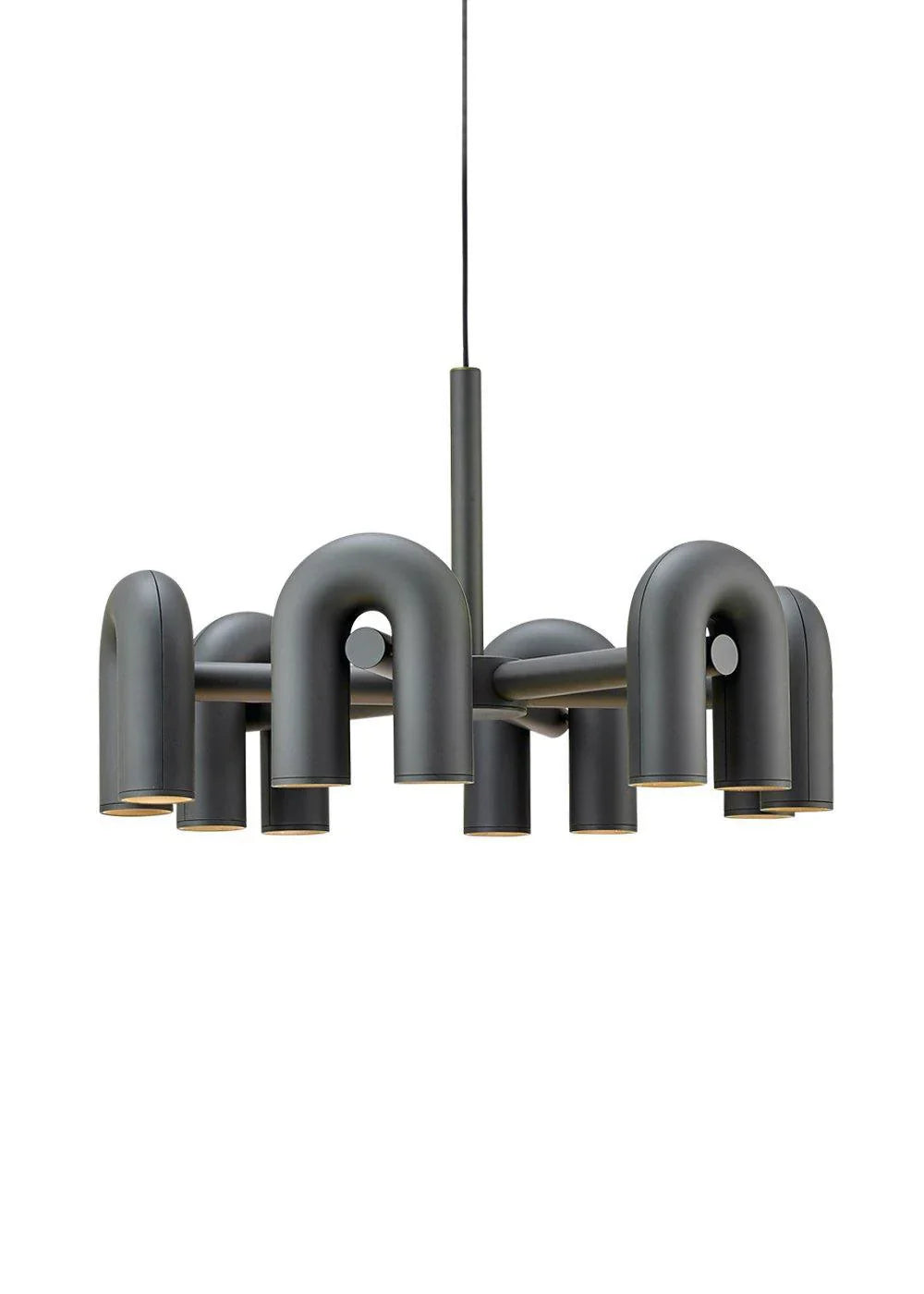 Lampa wisząca z cylindrycznymi punktami świetlnymi na łukowatych ramionach