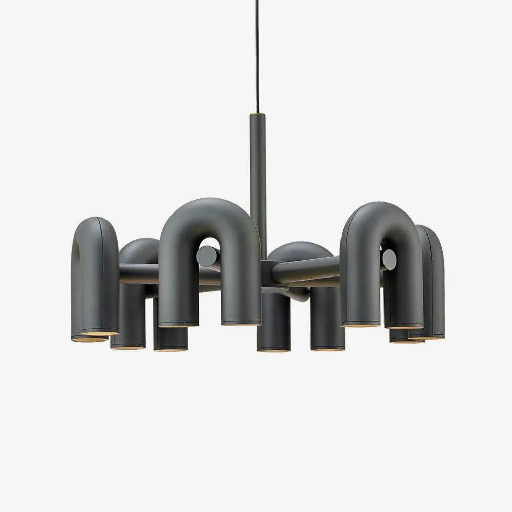 Lampa wisząca z cylindrycznymi punktami świetlnymi na łukowatych ramionach