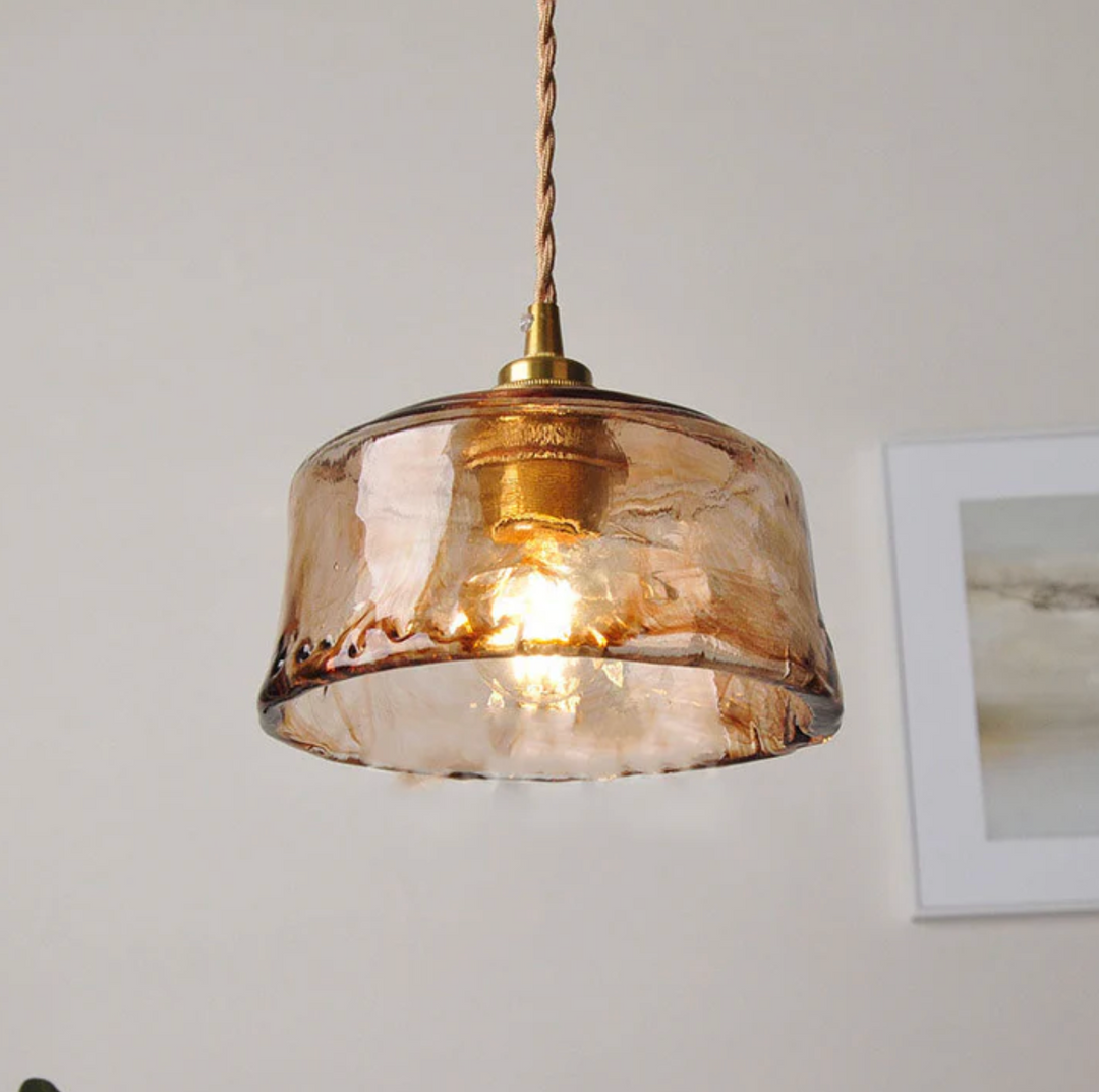 Lampa wisząca z dmuchanego szkła ze skręconym kablem i mosiądzem