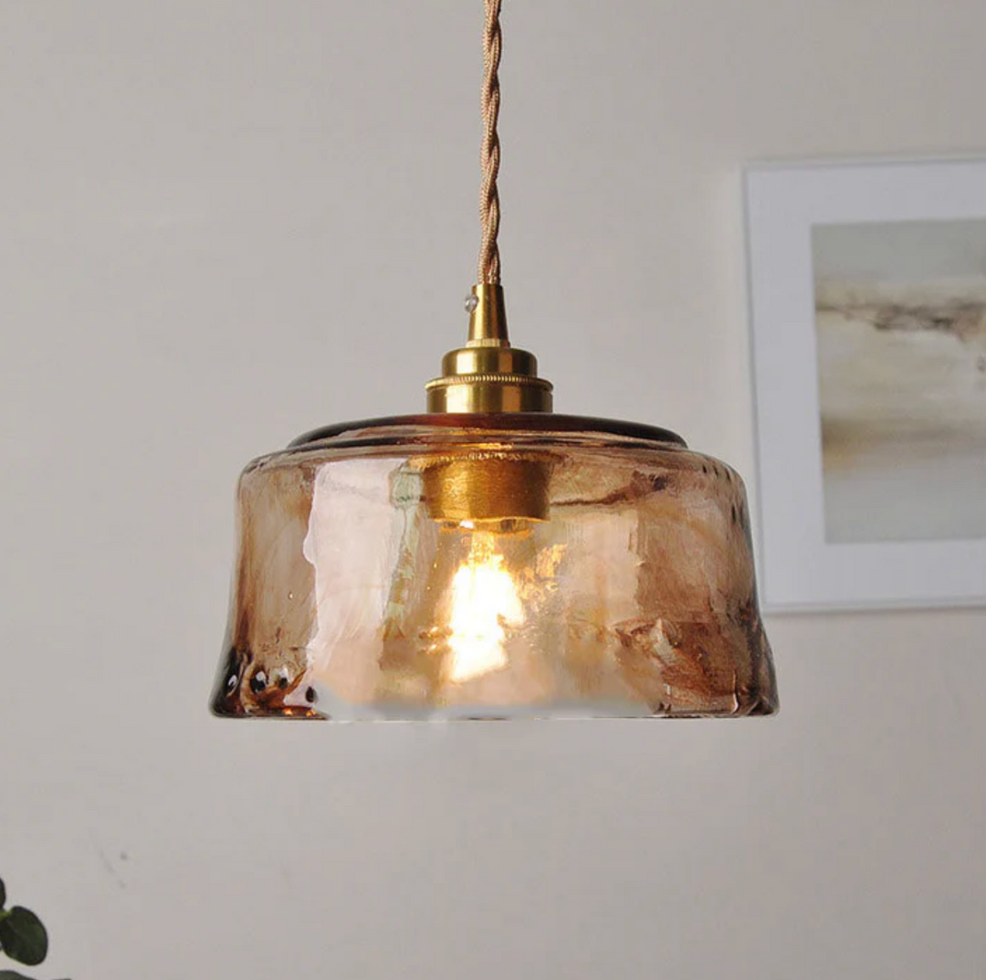 Lampa wisząca z dmuchanego szkła ze skręconym kablem i mosiądzem