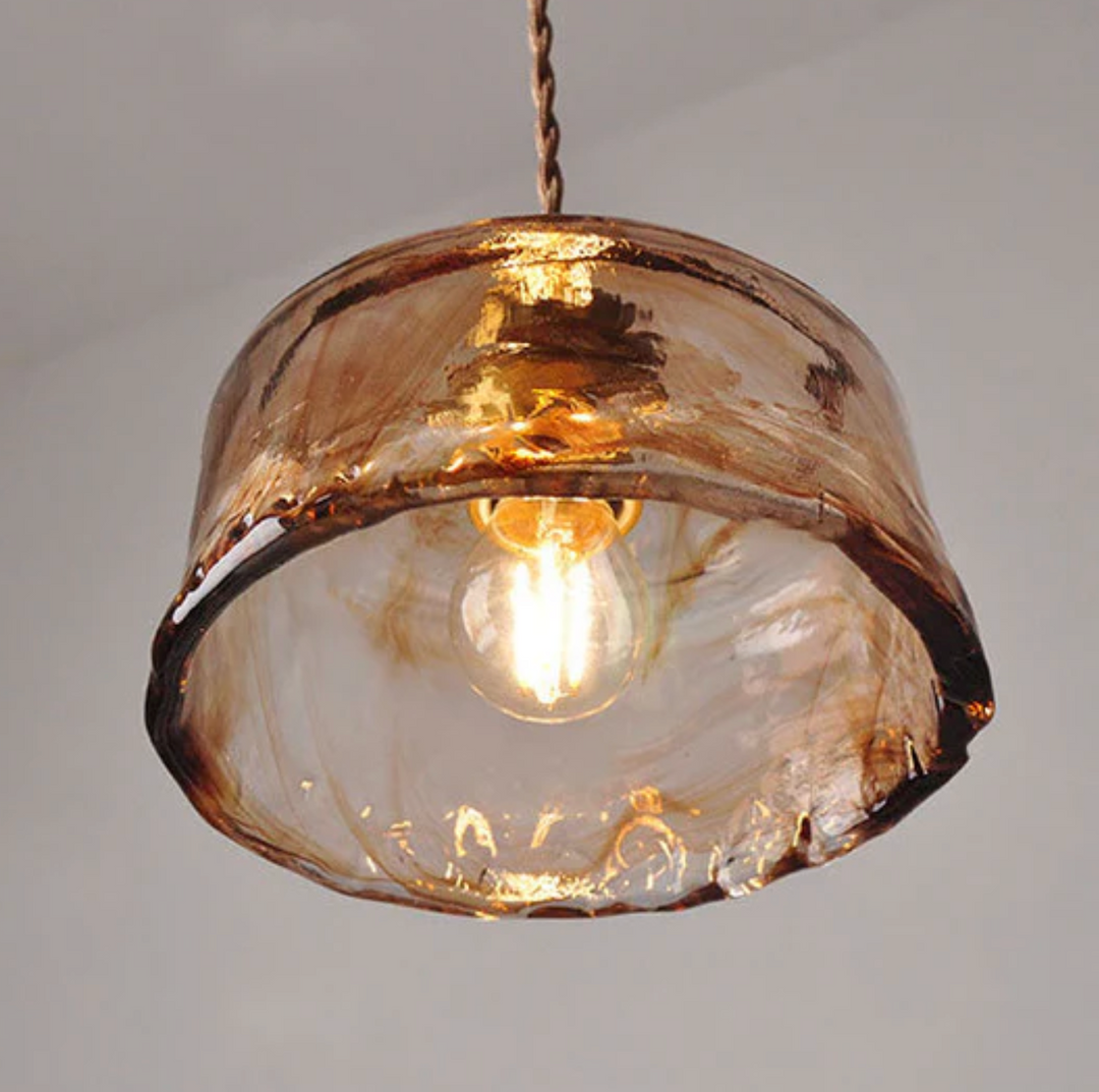 Lampa wisząca z dmuchanego szkła ze skręconym kablem i mosiądzem