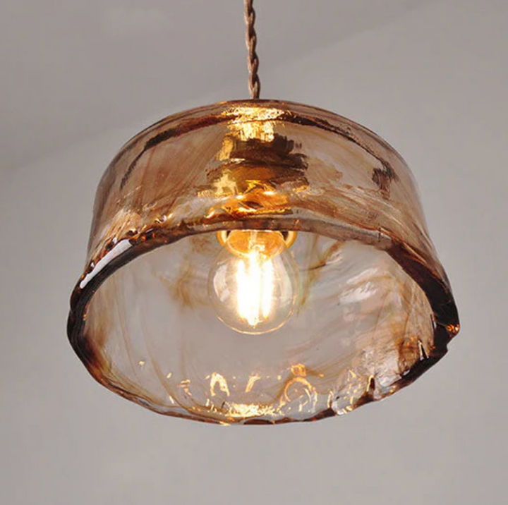 Lampa wisząca z dmuchanego szkła ze skręconym kablem i mosiądzem