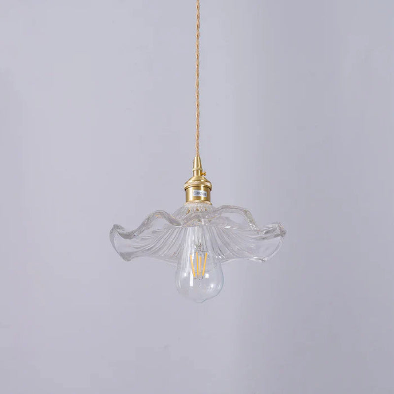 Lampa wisząca z falistym szklanym kloszem