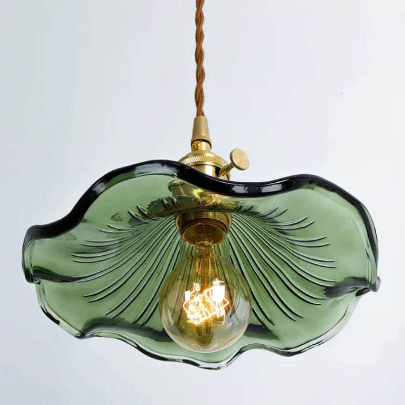 Lampa wisząca z falistym szklanym kloszem