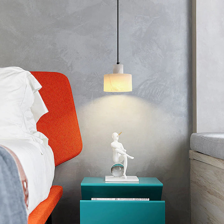 Lampa wisząca z kamiennym kloszem