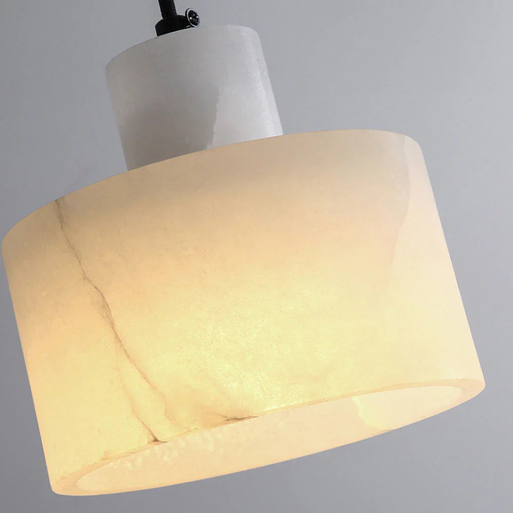 Lampa wisząca z kamiennym kloszem