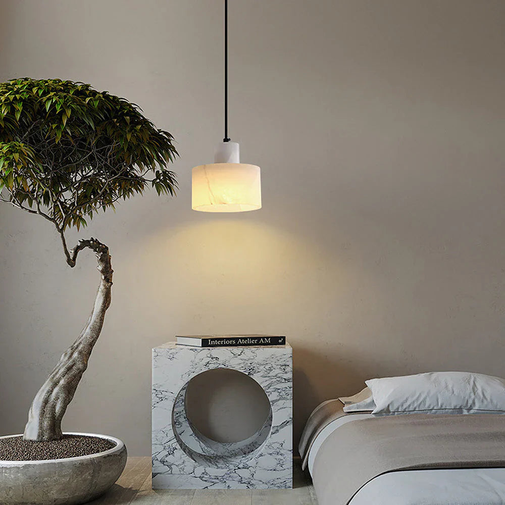 Lampa wisząca z kamiennym kloszem