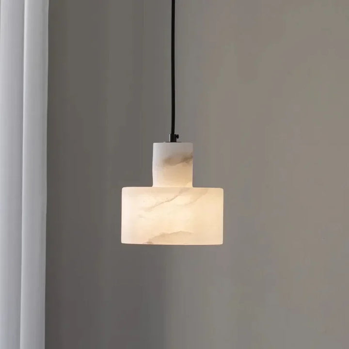 Lampa wisząca z kamiennym kloszem