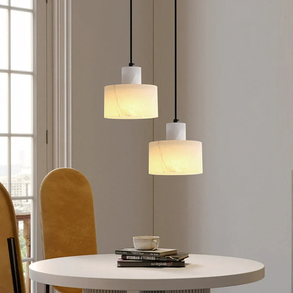 Lampa wisząca z kamiennym kloszem