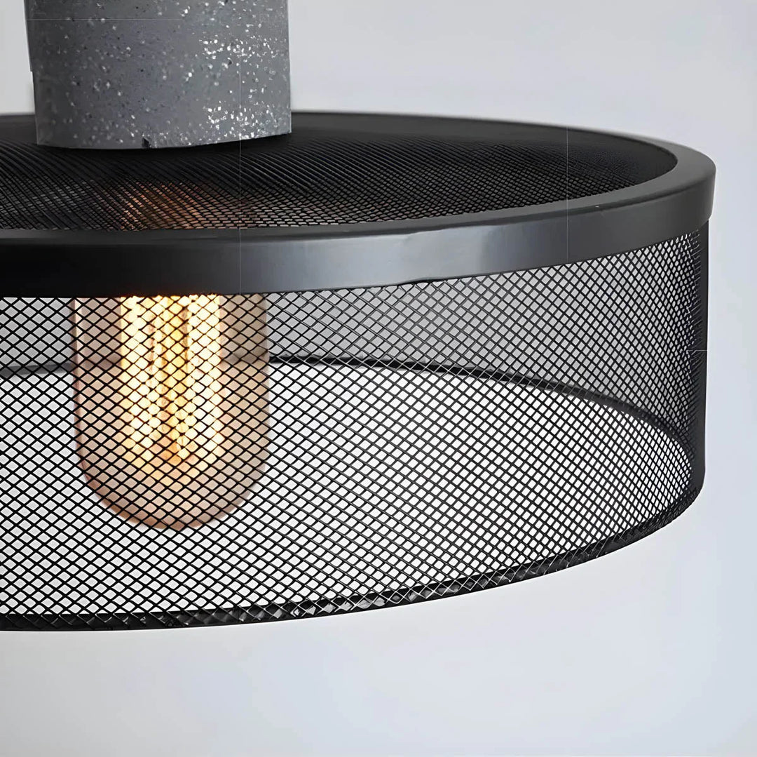 Lampa wisząca z kloszami ze szkła i oprawą przypominającą beton
