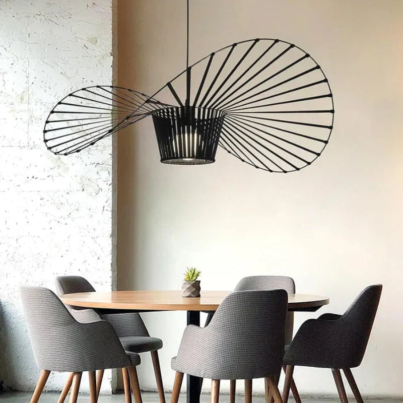 Lampa wisząca z kloszem drucianym