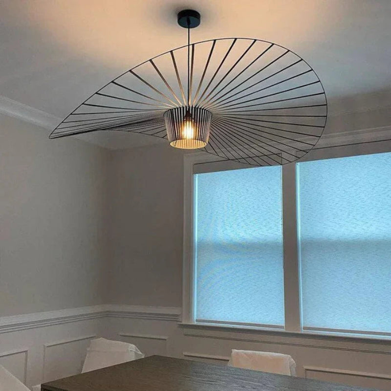 Lampa wisząca z kloszem drucianym