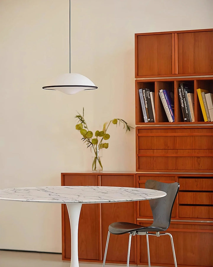 Lampa wisząca z kloszem kopułowym
