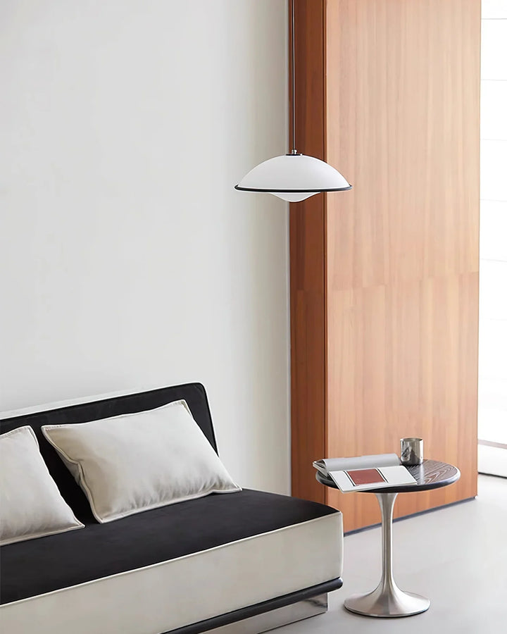 Lampa wisząca z kloszem kopułowym