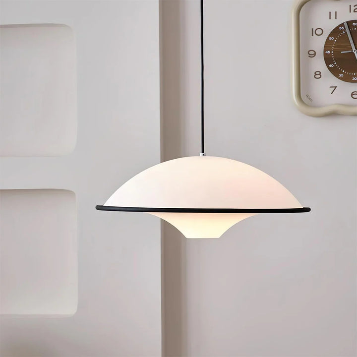 Lampa wisząca z kloszem kopułowym