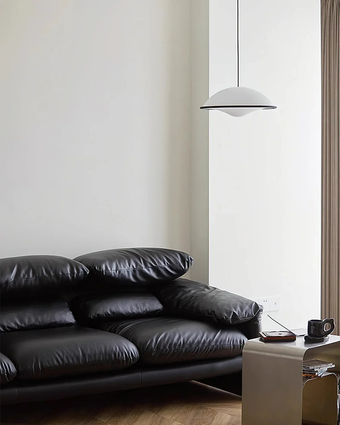 Lampa wisząca z kloszem kopułowym