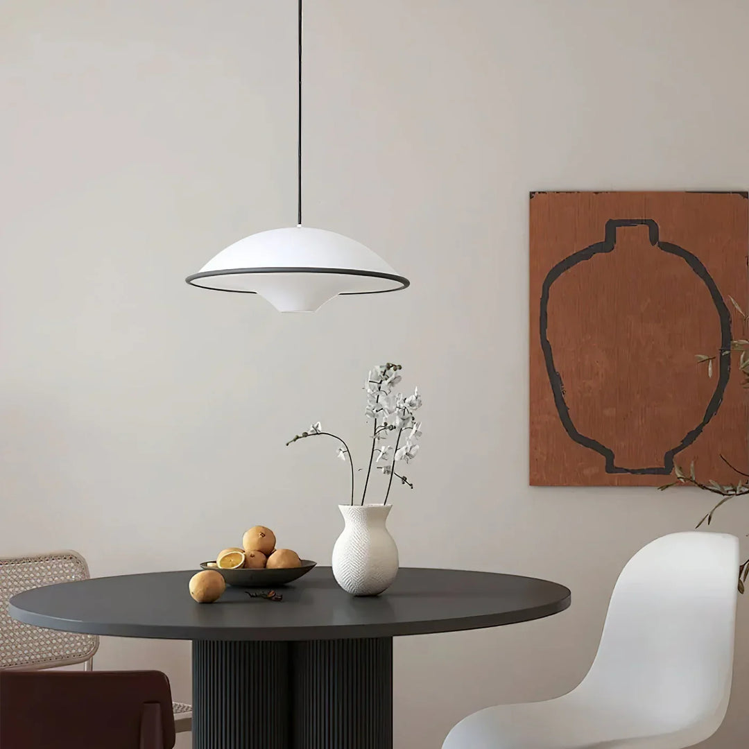 Lampa wisząca z kloszem kopułowym