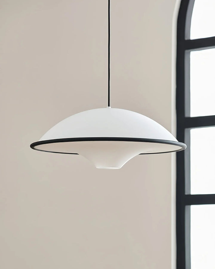Lampa wisząca z kloszem kopułowym