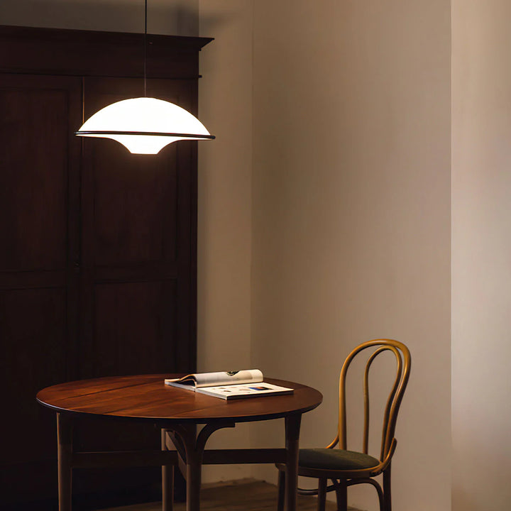 Lampa wisząca z kloszem kopułowym