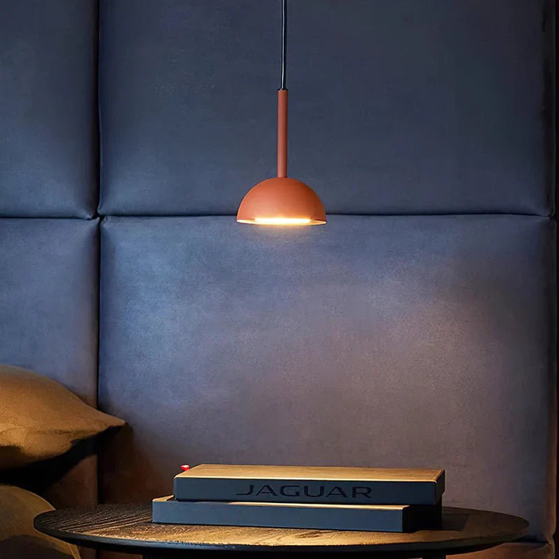 Lampa wisząca z kloszem półkulistym