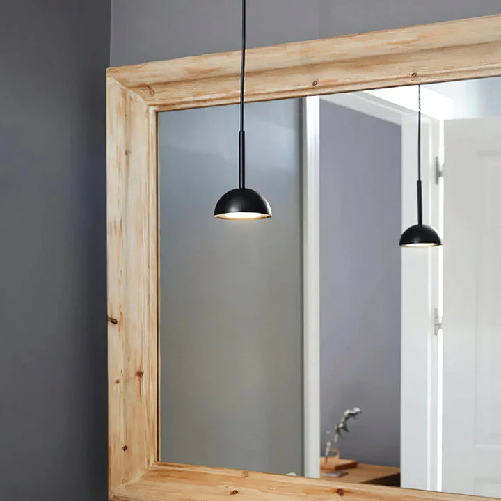 Lampa wisząca z kloszem półkulistym