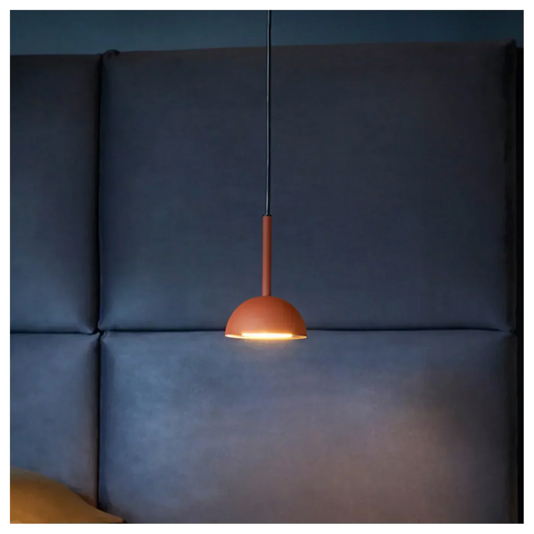 Lampa wisząca z kloszem półkulistym