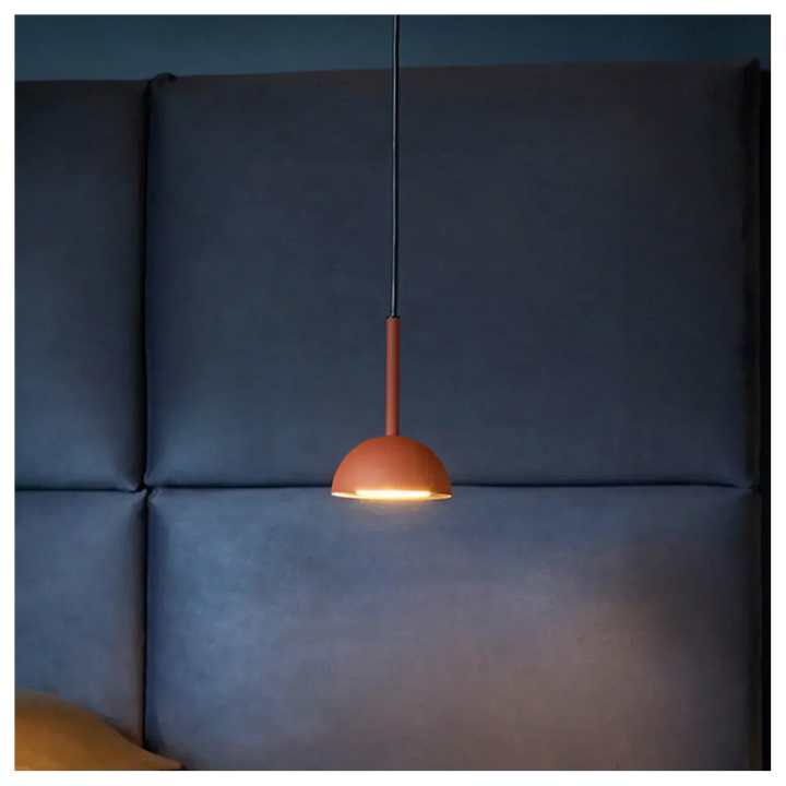 Lampa wisząca z kloszem półkulistym