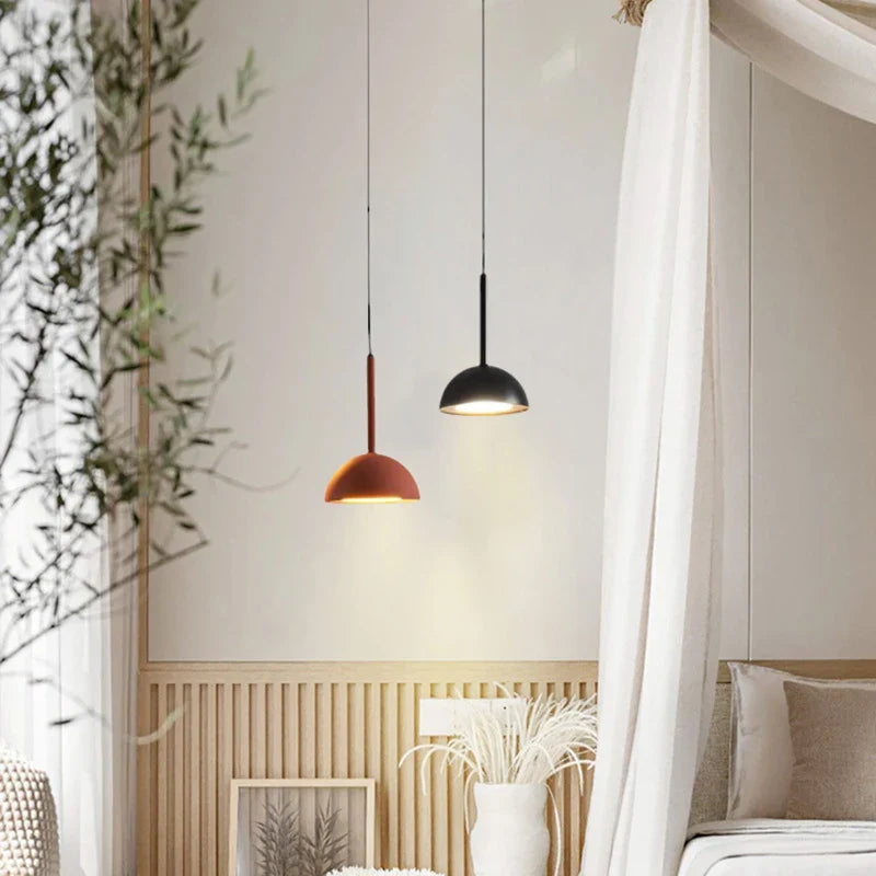 Lampa wisząca z kloszem półkulistym