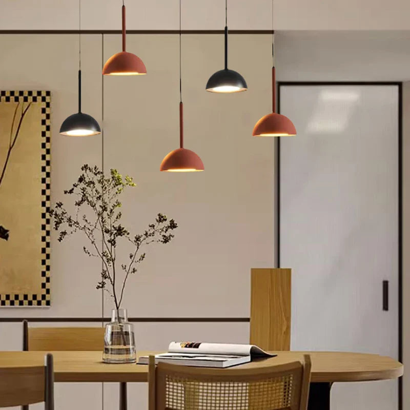 Lampa wisząca z kloszem półkulistym