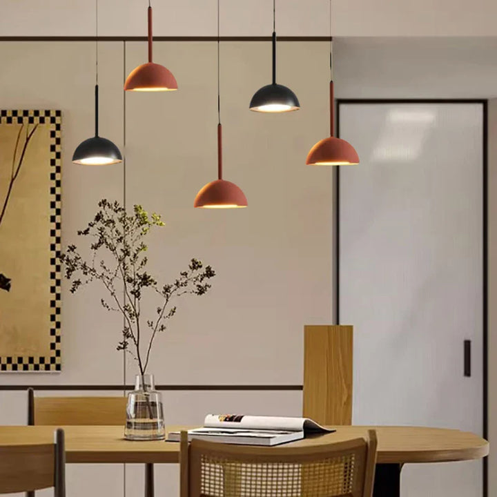 Lampa wisząca z kloszem półkulistym
