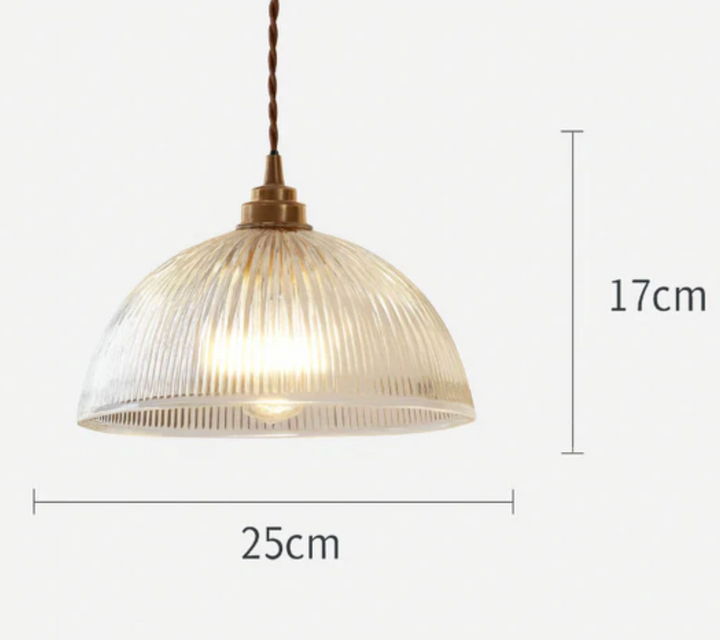 Lampa wisząca z kloszem ze szkła ryflowanego i mosiężnym mocowaniem